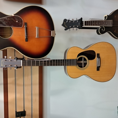 Store Special Product - Martin Guitars - 00-28 V18